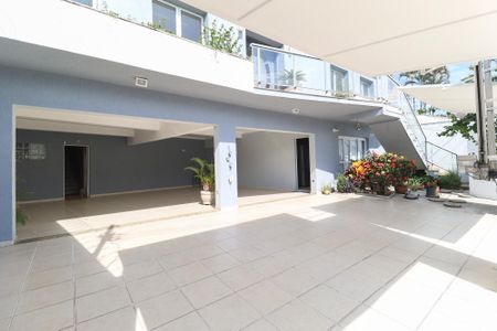 Casa à venda com 260m², 3 quartos e 6 vagasGaragem