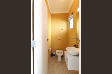 Casa à venda com 260m², 3 quartos e 6 vagasLavabo da sala