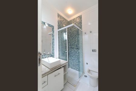 Casa à venda com 260m², 3 quartos e 6 vagasBanheiro Suíte 2