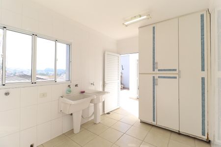 Casa à venda com 260m², 3 quartos e 6 vagasÁrea de serviço