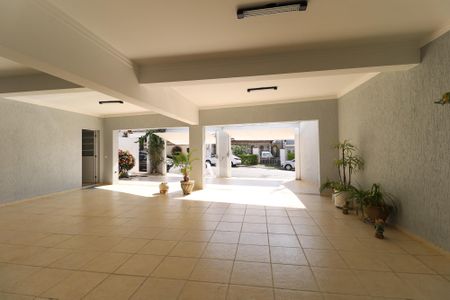 Casa à venda com 260m², 3 quartos e 6 vagasGaragem