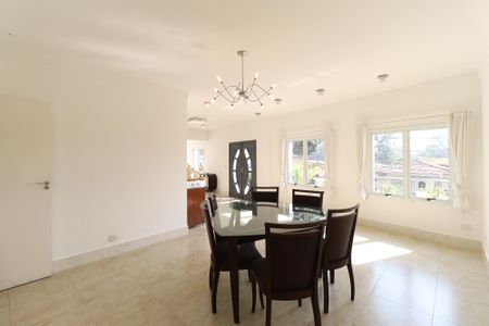 Casa à venda com 260m², 3 quartos e 6 vagasSala