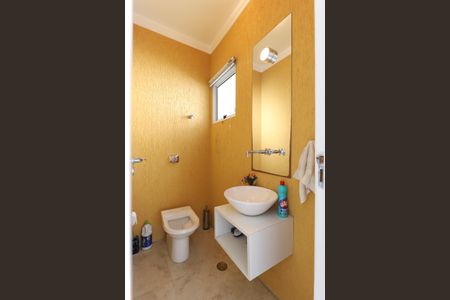 Casa à venda com 260m², 3 quartos e 6 vagasLavabo da sala