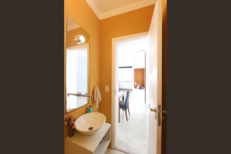 Casa à venda com 260m², 3 quartos e 6 vagasLavabo da sala