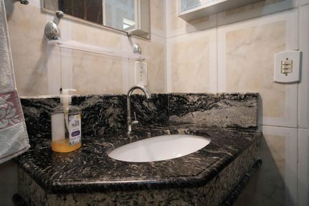 Casa à venda com 110m², 3 quartos e 3 vagasBanheiro 2