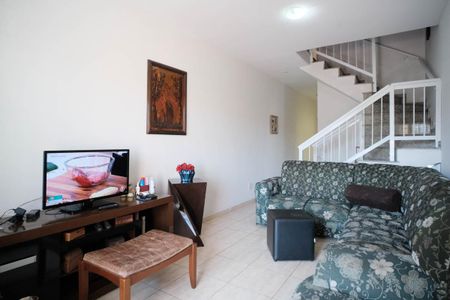 Casa à venda com 110m², 3 quartos e 3 vagasSala