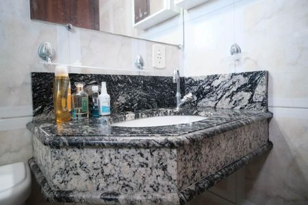 Casa à venda com 110m², 3 quartos e 3 vagasBanheiro 2