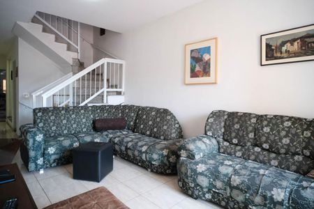 Casa à venda com 110m², 3 quartos e 3 vagasSala