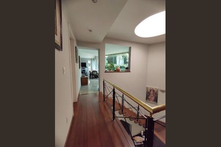 Casa à venda com 613m², 4 quartos e 2 vagas Casa à venda com 613m², 4 quartos e 2 vagasFoto 17