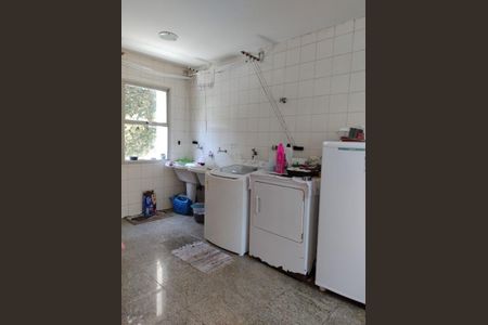 Casa à venda com 613m², 4 quartos e 2 vagas Casa à venda com 613m², 4 quartos e 2 vagasFoto 04