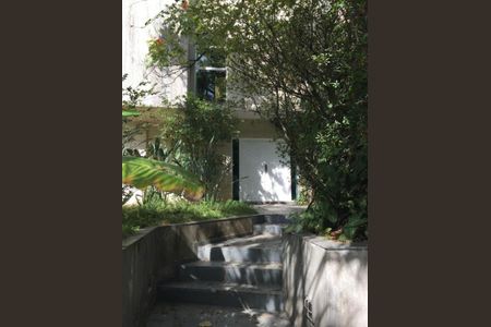 Casa à venda com 613m², 4 quartos e 2 vagas Casa à venda com 613m², 4 quartos e 2 vagasFoto 35