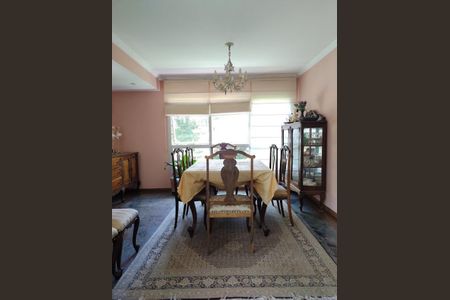 Casa à venda com 613m², 4 quartos e 2 vagas Casa à venda com 613m², 4 quartos e 2 vagasFoto 02