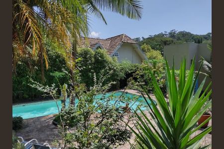 Casa à venda com 613m², 4 quartos e 2 vagas Casa à venda com 613m², 4 quartos e 2 vagasFoto 27