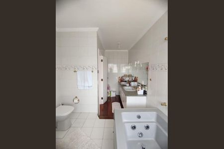 Casa à venda com 613m², 4 quartos e 2 vagas Casa à venda com 613m², 4 quartos e 2 vagasFoto 16