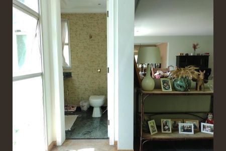 Casa à venda com 613m², 4 quartos e 2 vagas Casa à venda com 613m², 4 quartos e 2 vagasFoto 06