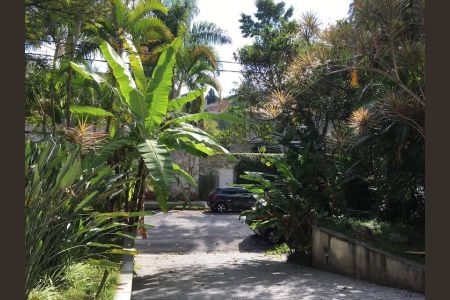 Casa à venda com 613m², 4 quartos e 2 vagas Casa à venda com 613m², 4 quartos e 2 vagasFoto 37