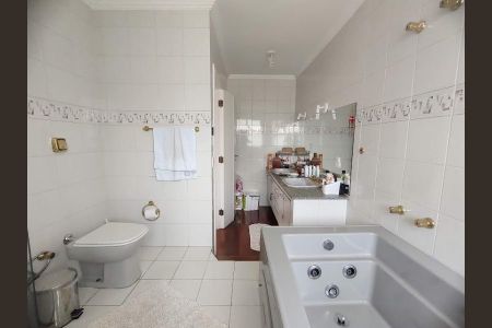 Casa à venda com 613m², 4 quartos e 2 vagas Casa à venda com 613m², 4 quartos e 2 vagasFoto 15