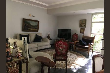 Casa à venda com 613m², 4 quartos e 2 vagas Casa à venda com 613m², 4 quartos e 2 vagasFoto 24