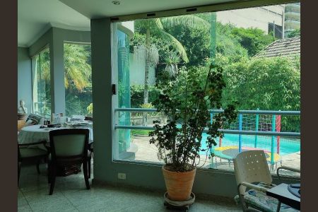 Casa à venda com 613m², 4 quartos e 2 vagas Casa à venda com 613m², 4 quartos e 2 vagasFoto 08