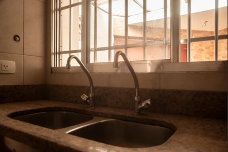 Casa para alugar com 108m², 2 quartos e 2 vagasCozinha