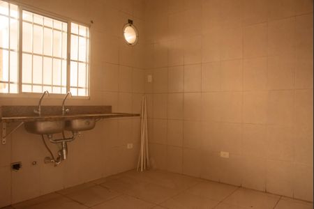 Casa para alugar com 108m², 2 quartos e 2 vagasCozinha