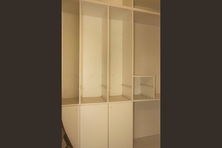 Casa para alugar com 108m², 2 quartos e 2 vagasSuíte 1 - Closet