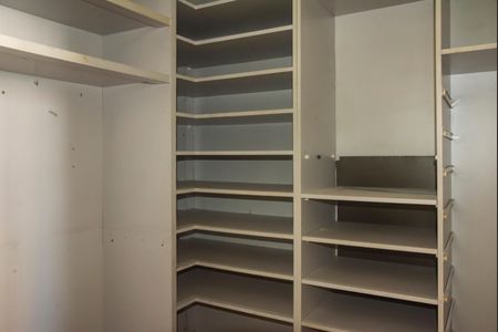 Casa para alugar com 108m², 2 quartos e 2 vagasSuíte 2 - Closet