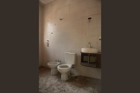 Casa para alugar com 108m², 2 quartos e 2 vagasBanheiro da Suíte 1