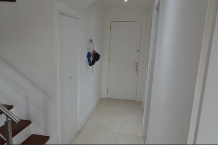 Apartamento à venda com 216m², 3 quartos e 3 vagasEntrada