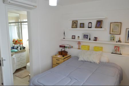 Apartamento à venda com 216m², 3 quartos e 3 vagasSuíte 2