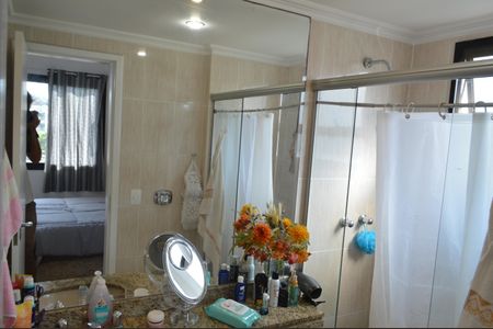 Apartamento à venda com 216m², 3 quartos e 3 vagasBanheiro da Suíte 2