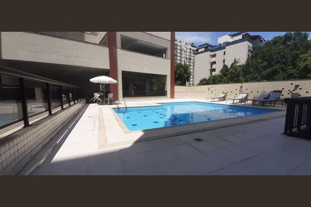 Apartamento à venda com 216m², 3 quartos e 3 vagasÁrea comum - Piscina
