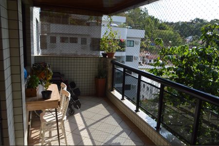 Apartamento à venda com 216m², 3 quartos e 3 vagasVaranda