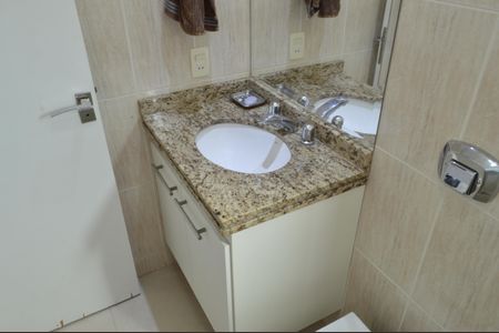 Apartamento à venda com 216m², 3 quartos e 3 vagasBanheiro da Suíte 3