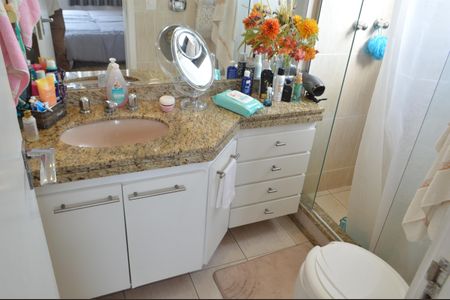 Apartamento à venda com 216m², 3 quartos e 3 vagasBanheiro da Suíte 2