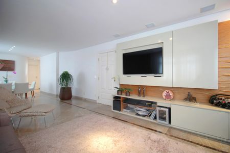 Apartamento à venda com 156m², 4 quartos e 3 vagasSala