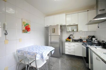 Apartamento à venda com 156m², 4 quartos e 3 vagasCozinha