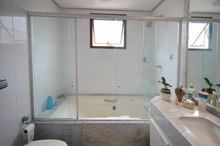 Apartamento à venda com 156m², 4 quartos e 3 vagasBanheiro da Suíte