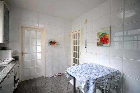 Apartamento à venda com 156m², 4 quartos e 3 vagasCozinha