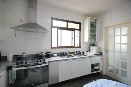 Apartamento à venda com 156m², 4 quartos e 3 vagasCozinha