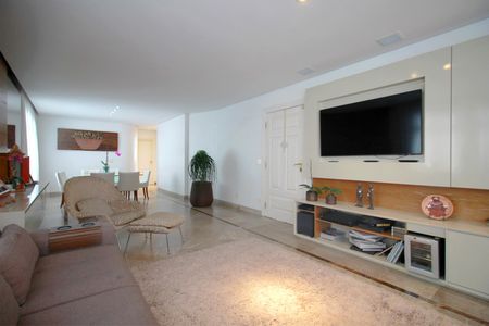 Apartamento à venda com 156m², 4 quartos e 3 vagasSala