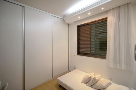 Apartamento à venda com 156m², 4 quartos e 3 vagasQuarto 3