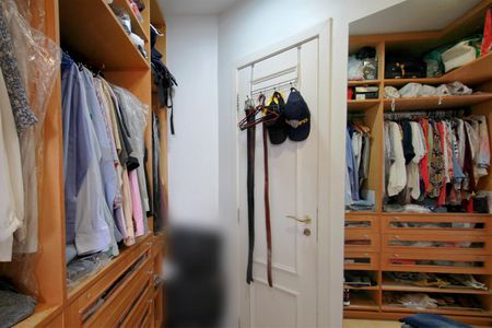 Apartamento à venda com 156m², 4 quartos e 3 vagasCloset da Suite