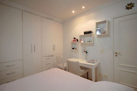 Apartamento à venda com 156m², 4 quartos e 3 vagasQuarto 4