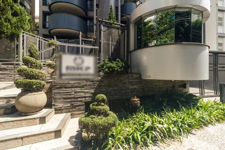 Apartamento à venda com 238m², 4 quartos e 4 vagasFachada