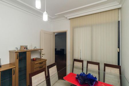 Apartamento à venda com 238m², 4 quartos e 4 vagasCopa