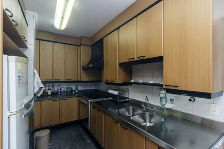 Apartamento à venda com 238m², 4 quartos e 4 vagasCozinha