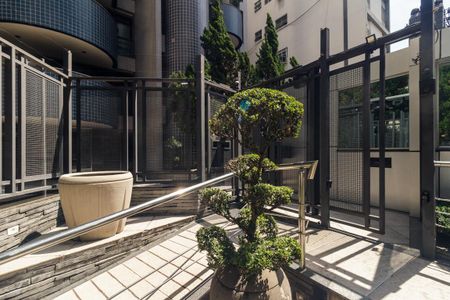 Apartamento à venda com 238m², 4 quartos e 4 vagasFachada