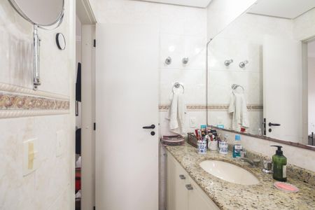 Apartamento à venda com 134m², 3 quartos e 3 vagasBanheiro Suíte 1