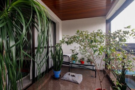 Apartamento à venda com 134m², 3 quartos e 3 vagasVaranda 